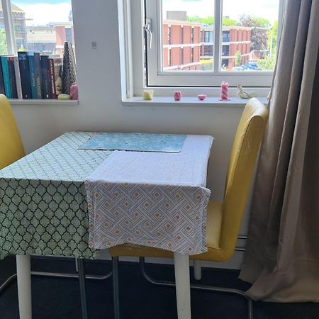 Airbnb 'Logeren Aan Het Plein' In Het Centrum Van Meppel Kültér fotó